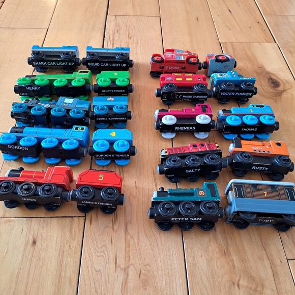 THOMAS TRAIN WOODEN LOT OF 15!  READ!  Thomas Train Wooden Railway - Picture 11 of 16